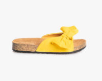 Žluté dámské pantofle zdobené mašlí