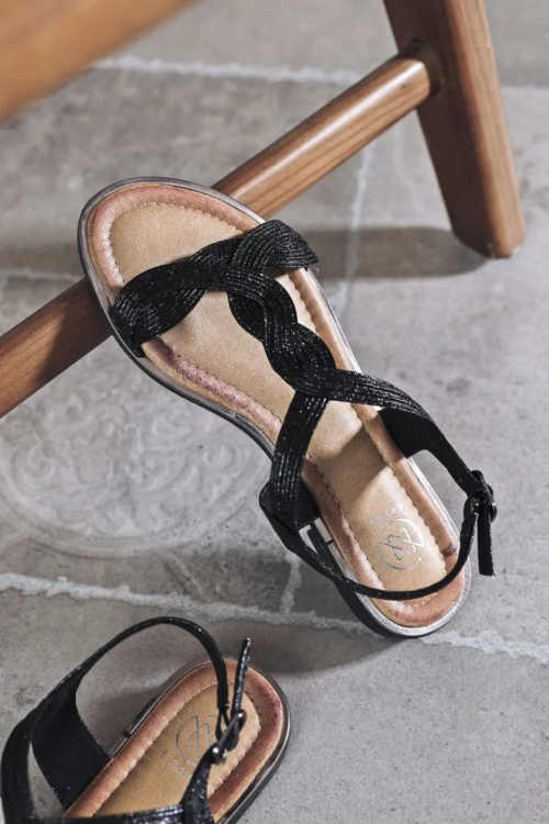 černé dámské nízké sandály